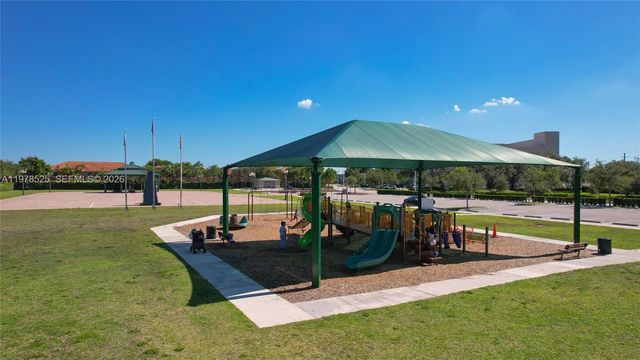 10557 SW 6th St 1306, Pembroke Pines, FL 33025