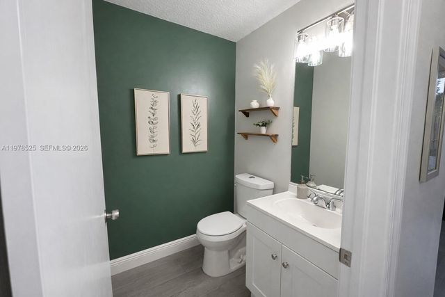 10557 SW 6th St 1306, Pembroke Pines, FL 33025