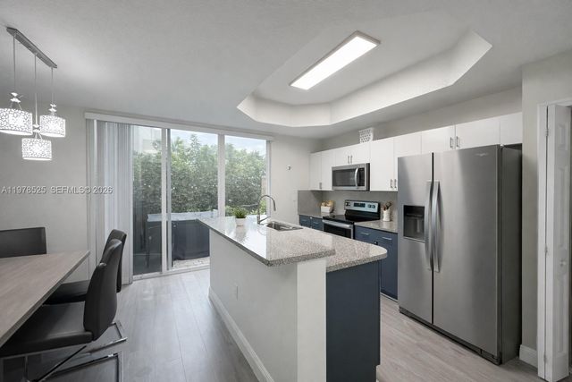 10557 SW 6th St 1306, Pembroke Pines, FL 33025