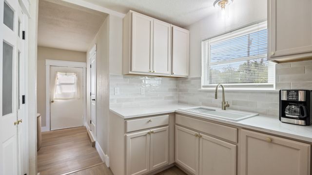 1201 Joly Street, Ennis, TX 75119
