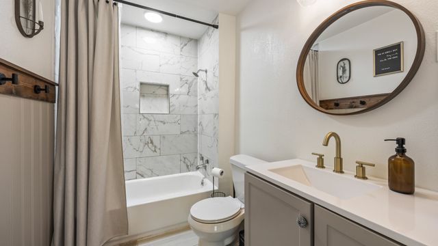 1201 Joly Street, Ennis, TX 75119