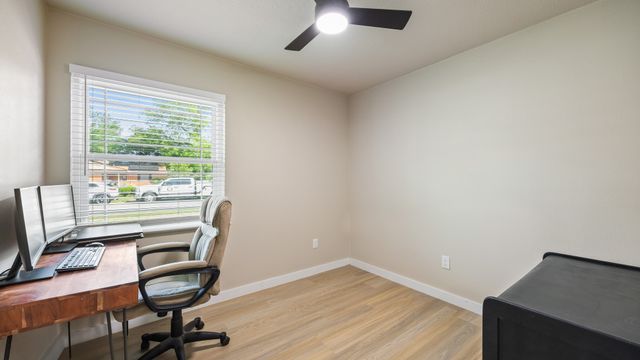 1201 Joly Street, Ennis, TX 75119