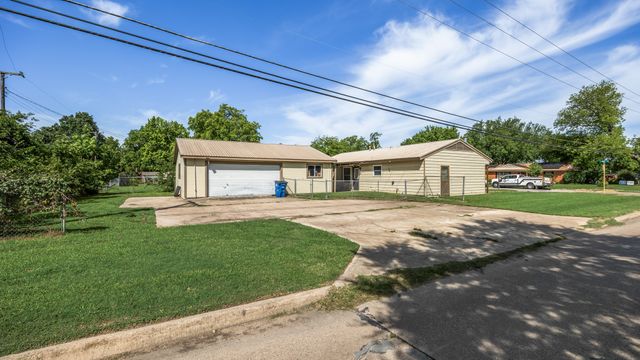 1201 Joly Street, Ennis, TX 75119