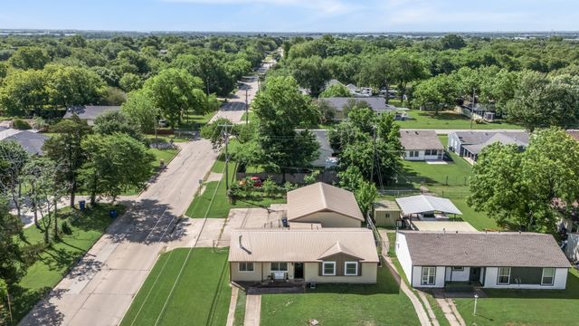 1201 Joly Street, Ennis, TX 75119