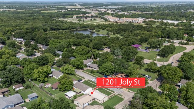 1201 Joly Street, Ennis, TX 75119