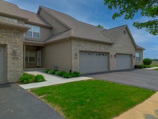 1652 Overlook Drive, Dixon, IL 61021