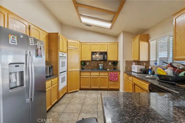 15120 Live Oak St, Hesperia, CA 92345