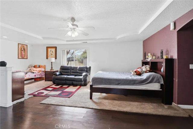 15120 Live Oak St, Hesperia, CA 92345