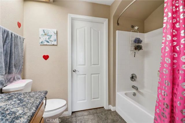 15120 Live Oak St, Hesperia, CA 92345