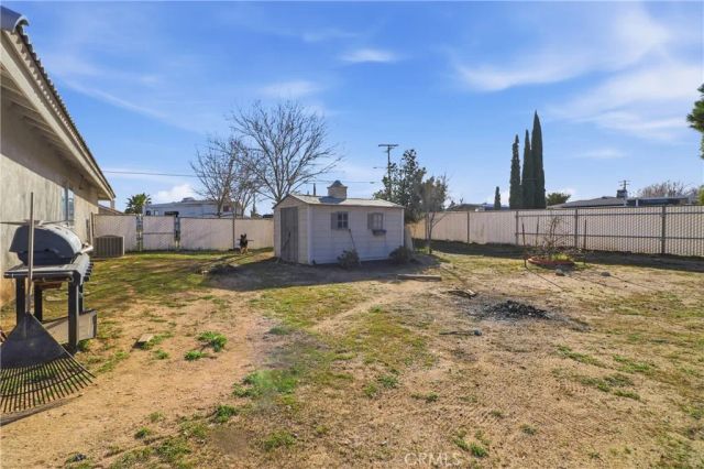 15120 Live Oak St, Hesperia, CA 92345