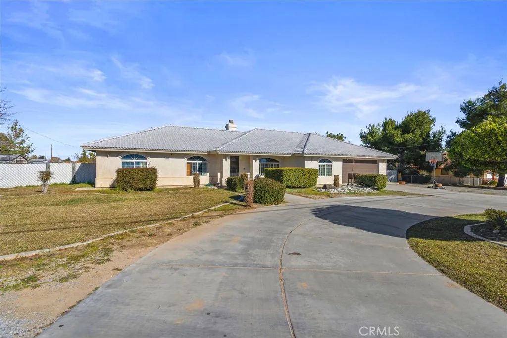 15120 Live Oak St, Hesperia, CA 92345