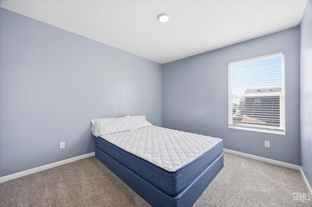 5809 Commonwealth Avenue, Bakersfield, CA 93313