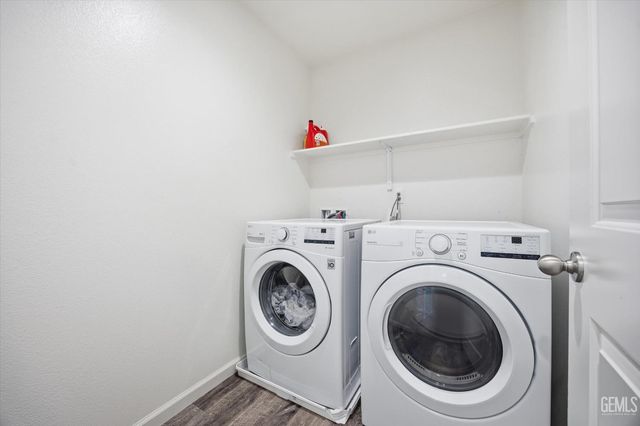 5809 Commonwealth Avenue, Bakersfield, CA 93313