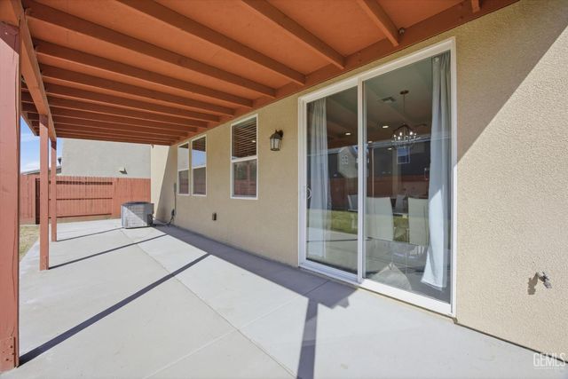 5809 Commonwealth Avenue, Bakersfield, CA 93313