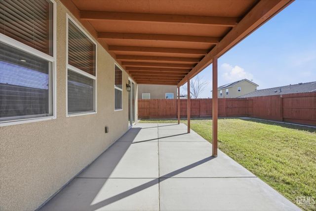 5809 Commonwealth Avenue, Bakersfield, CA 93313