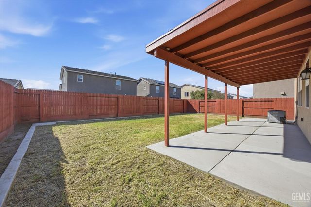 5809 Commonwealth Avenue, Bakersfield, CA 93313