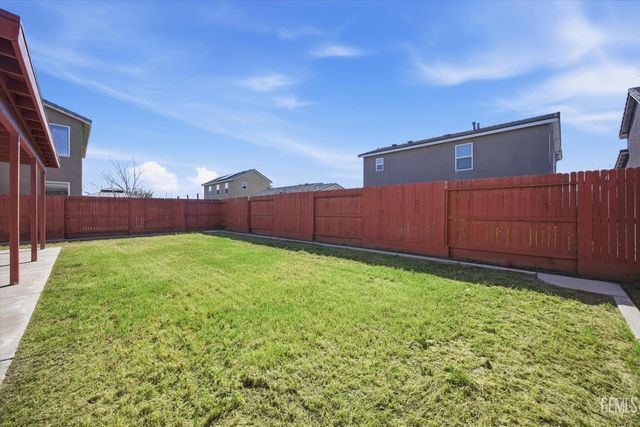 5809 Commonwealth Avenue, Bakersfield, CA 93313