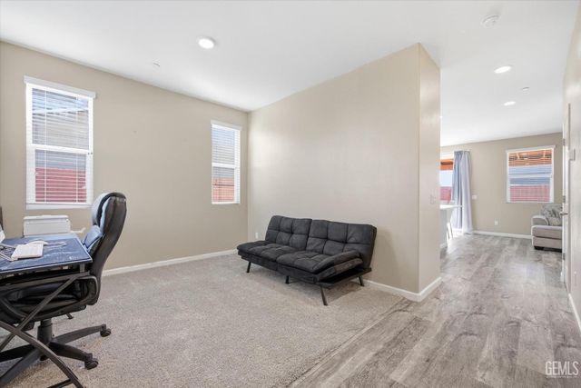 5809 Commonwealth Avenue, Bakersfield, CA 93313