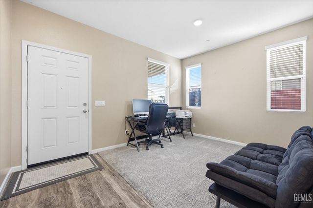 5809 Commonwealth Avenue, Bakersfield, CA 93313