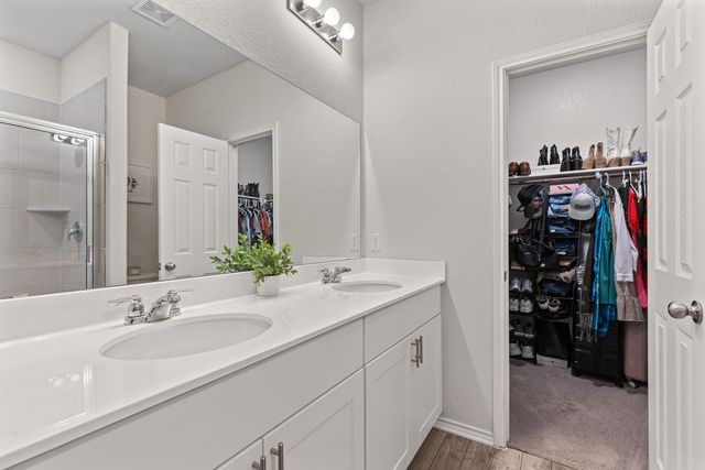 1925 T H Johnson DR, Taylor, TX 76574