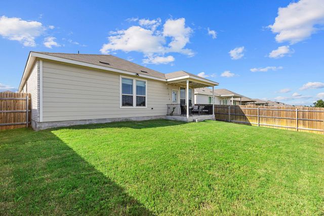 1925 T H Johnson DR, Taylor, TX 76574