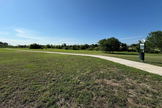 1925 T H Johnson DR, Taylor, TX 76574