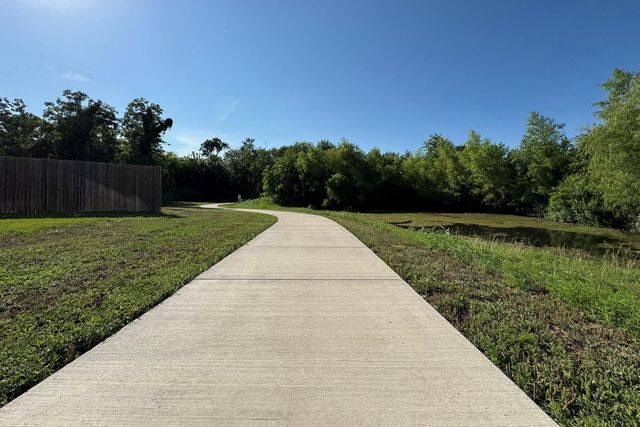 1925 T H Johnson DR, Taylor, TX 76574