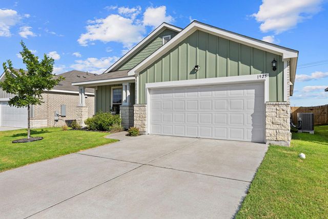 1925 T H Johnson DR, Taylor, TX 76574