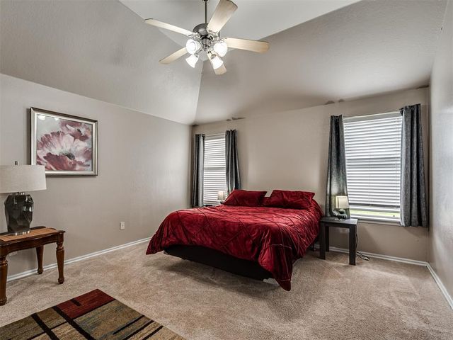 404 S Pointe Lane, Mustang, OK 73064