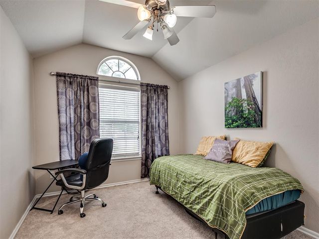 404 S Pointe Lane, Mustang, OK 73064