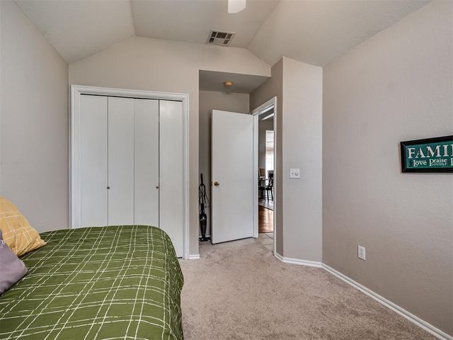 404 S Pointe Lane, Mustang, OK 73064