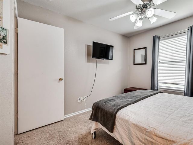 404 S Pointe Lane, Mustang, OK 73064