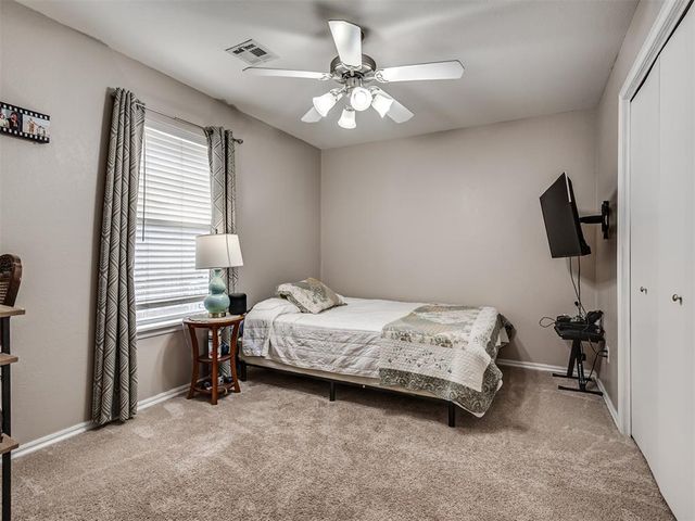 404 S Pointe Lane, Mustang, OK 73064