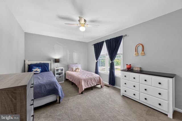 2405 WINDFIELD CT, Glen Mills, PA 19342