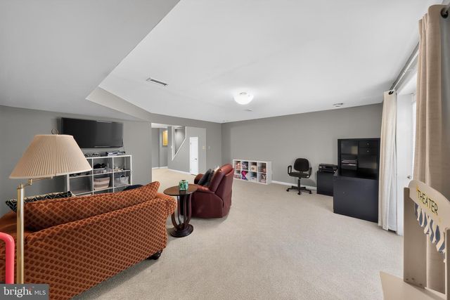 2405 WINDFIELD CT, Glen Mills, PA 19342
