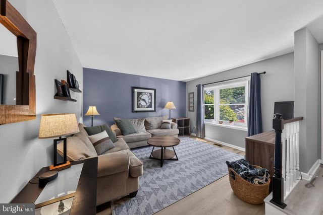 2405 WINDFIELD CT, Glen Mills, PA 19342