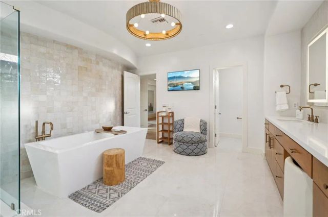 654 5th Street, Hermosa Beach, CA 90254