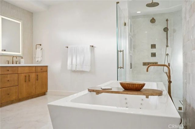 654 5th Street, Hermosa Beach, CA 90254