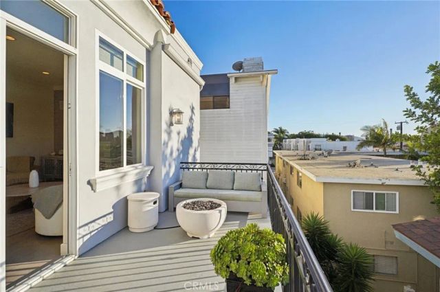 654 5th Street, Hermosa Beach, CA 90254