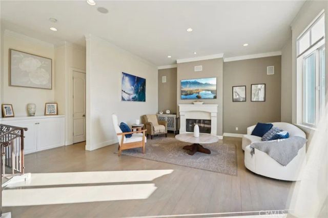 654 5th Street, Hermosa Beach, CA 90254