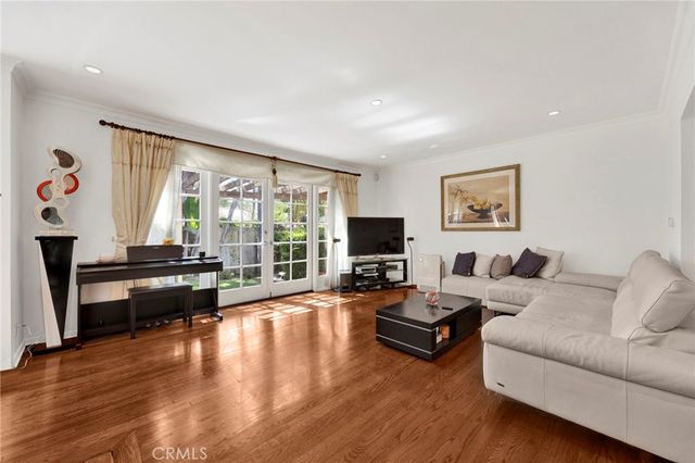 3398 Floyd, Los Angeles, CA 90068