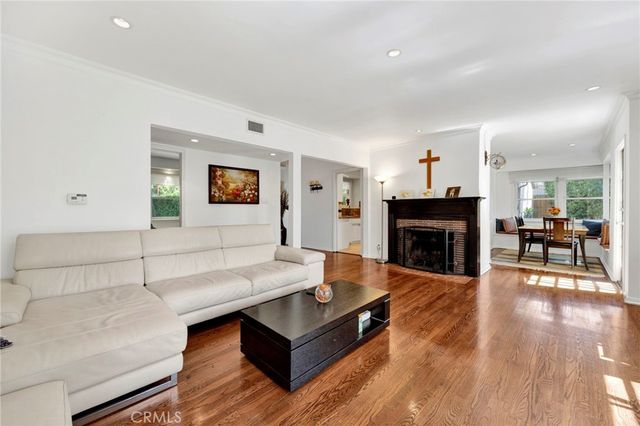 3398 Floyd, Los Angeles, CA 90068