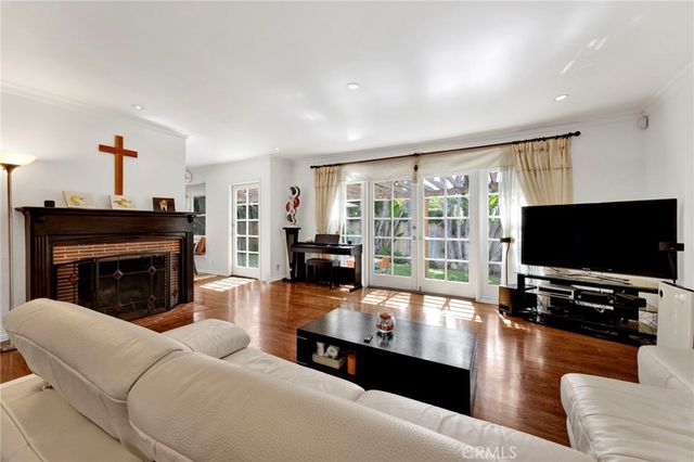 3398 Floyd, Los Angeles, CA 90068