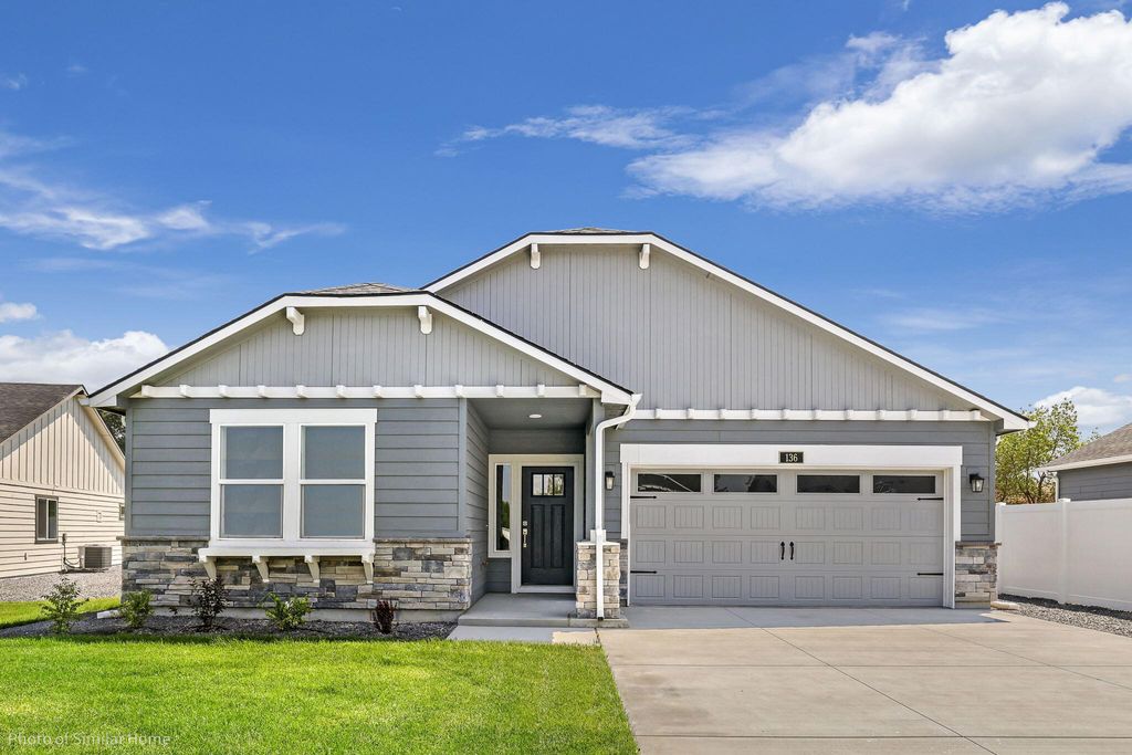 3084 Sky Lakes Drive 52, Medford, OR 97504