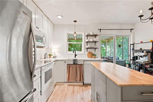 6024 W 51st Street, Mission, KS 66202