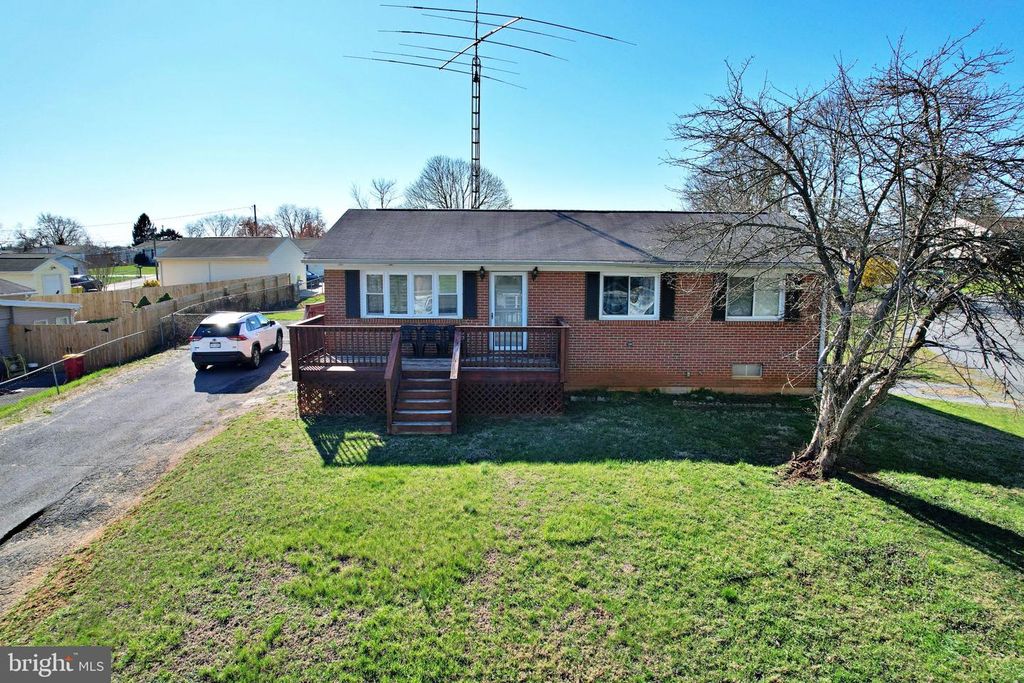 133 LEMON RD, Ranson, WV 25438