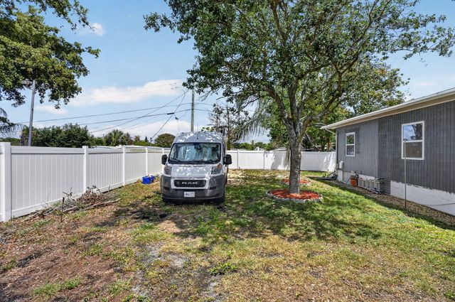 7945 SE Fairchild Way, Hobe Sound, FL 33455