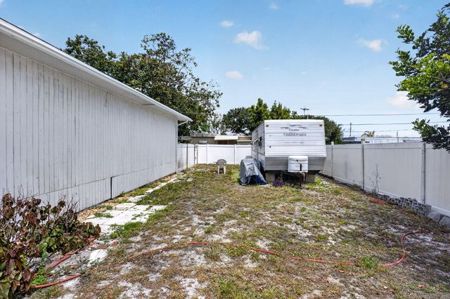 7945 SE Fairchild Way, Hobe Sound, FL 33455
