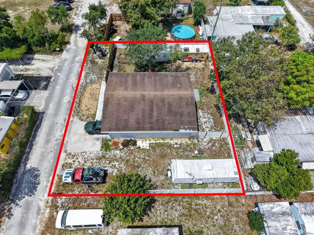 7945 SE Fairchild Way, Hobe Sound, FL 33455