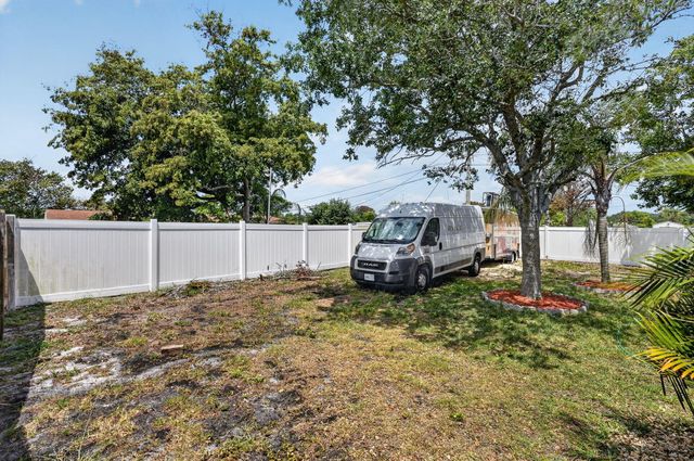 7945 SE Fairchild Way, Hobe Sound, FL 33455